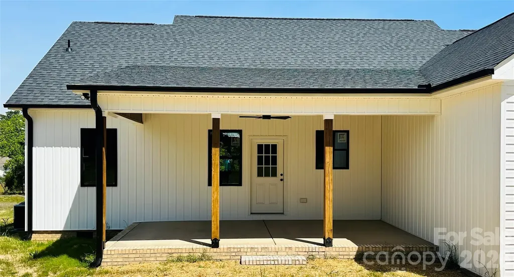 417 E 2nd Street Faith NC 28041