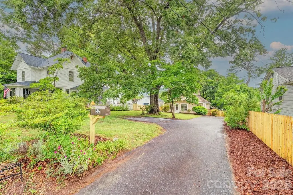 52 Gracelyn Road Asheville NC 28804