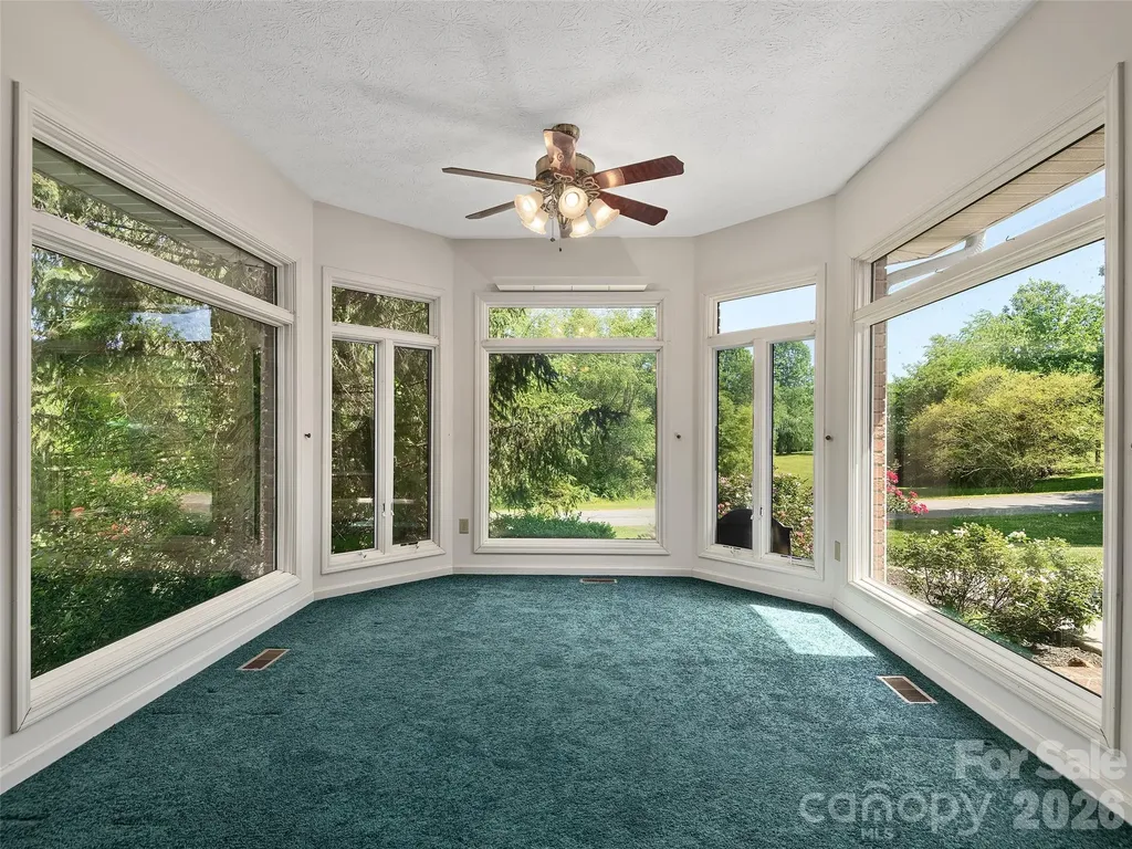 39 Beaumont Drive Hendersonville NC 28739