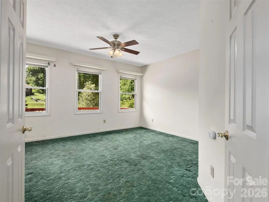 39 Beaumont Drive Hendersonville NC 28739