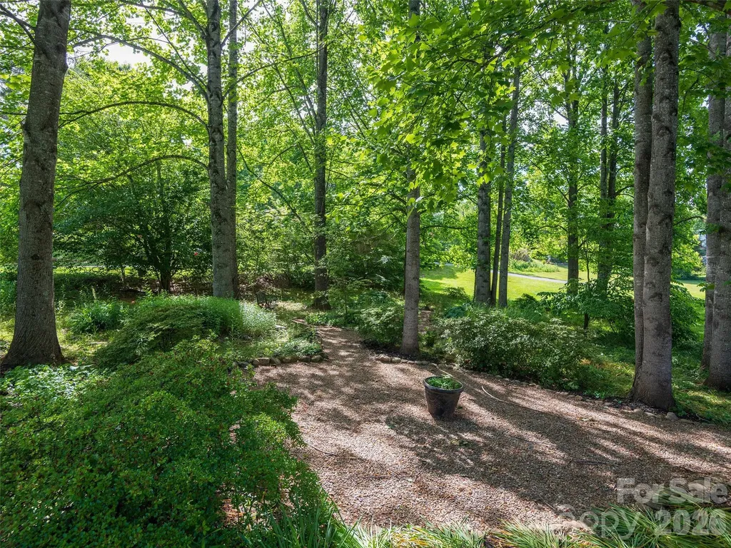 39 Beaumont Drive Hendersonville NC 28739