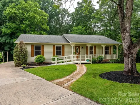 6060 Acadian Woods Drive Charlotte NC 28227