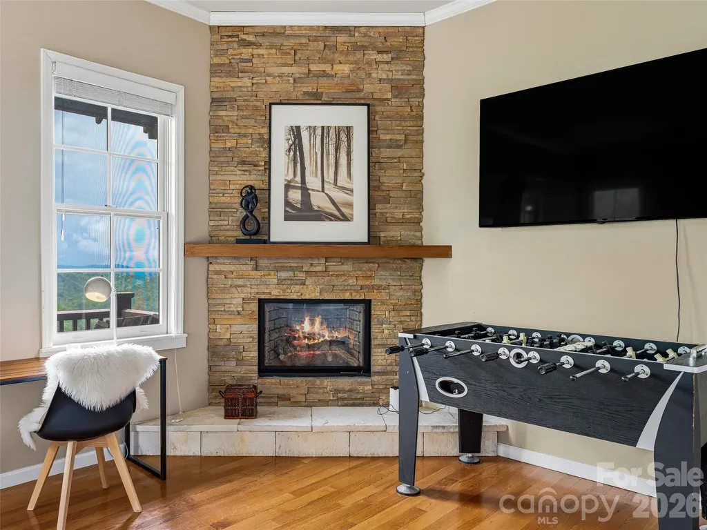 95 Breakaway Trail S Mars Hill NC 28754