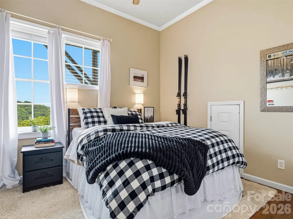 95 Breakaway Trail S Mars Hill NC 28754