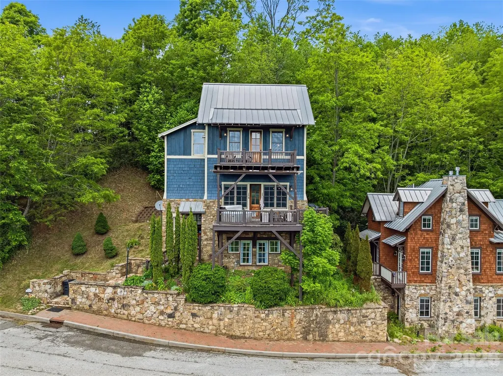 95 Breakaway Trail S Mars Hill NC 28754