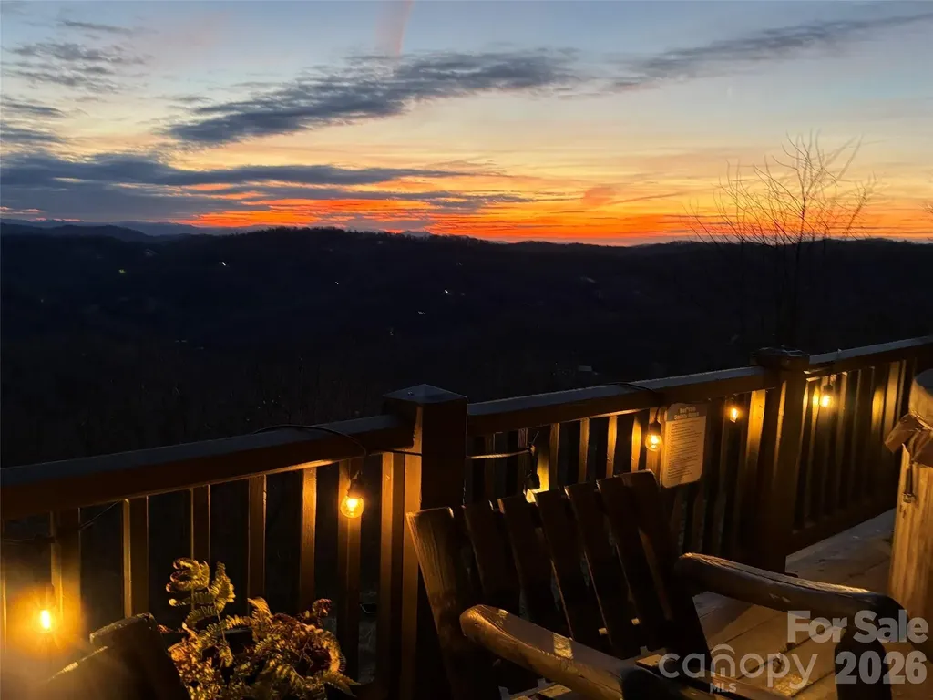95 Breakaway Trail S Mars Hill NC 28754