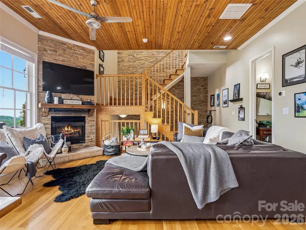 95 Breakaway Trail S Mars Hill NC 28754