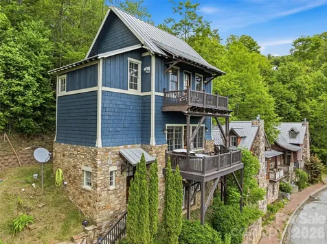 95 Breakaway Trail S Mars Hill NC 28754
