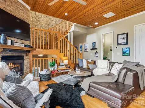 95 Breakaway Trail S Mars Hill NC 28754
