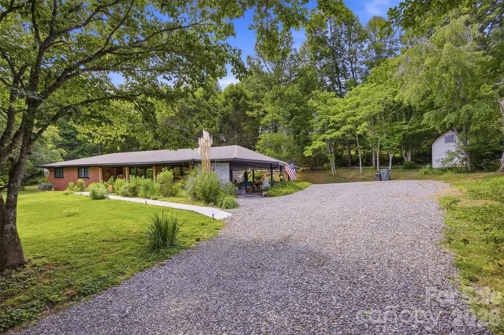 360 Johnson Caldwell Road Boomer NC 28606