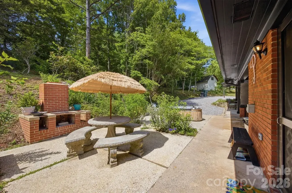 360 Johnson Caldwell Road Boomer NC 28606
