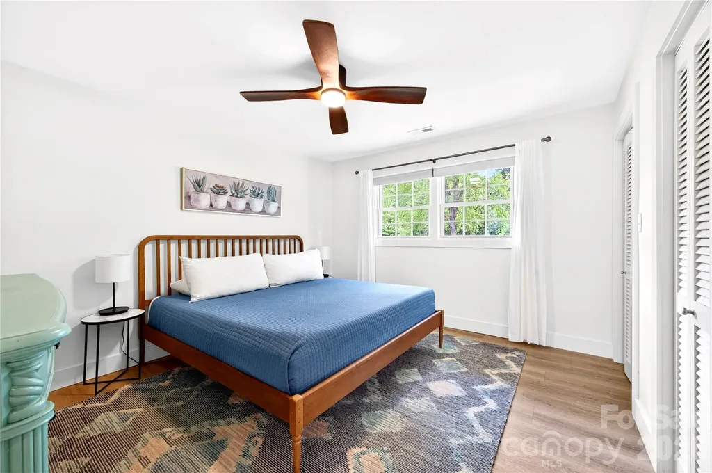134 W Oakview Road Asheville NC 28806