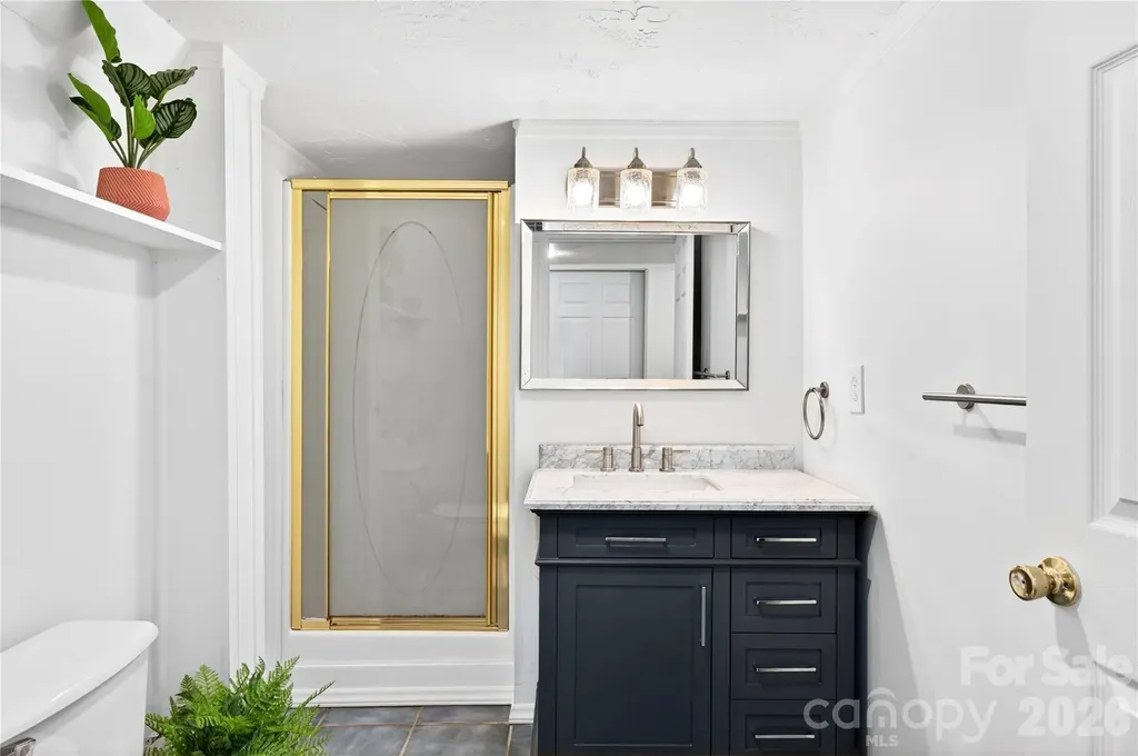 134 W Oakview Road Asheville NC 28806
