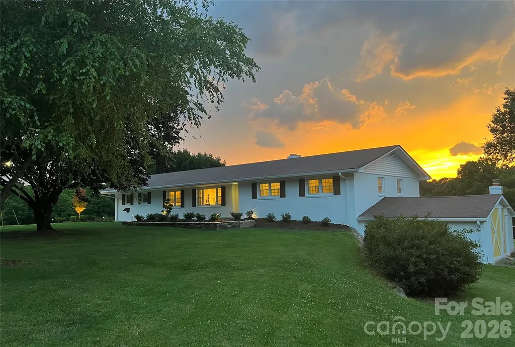 134 W Oakview Road Asheville NC 28806