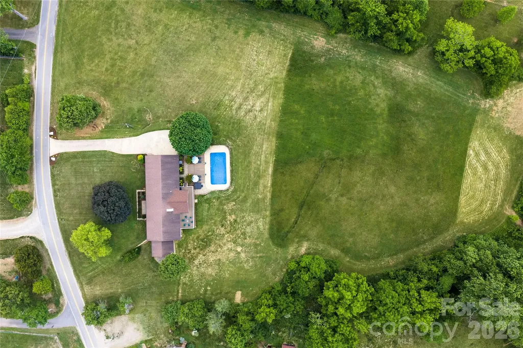 134 W Oakview Road Asheville NC 28806