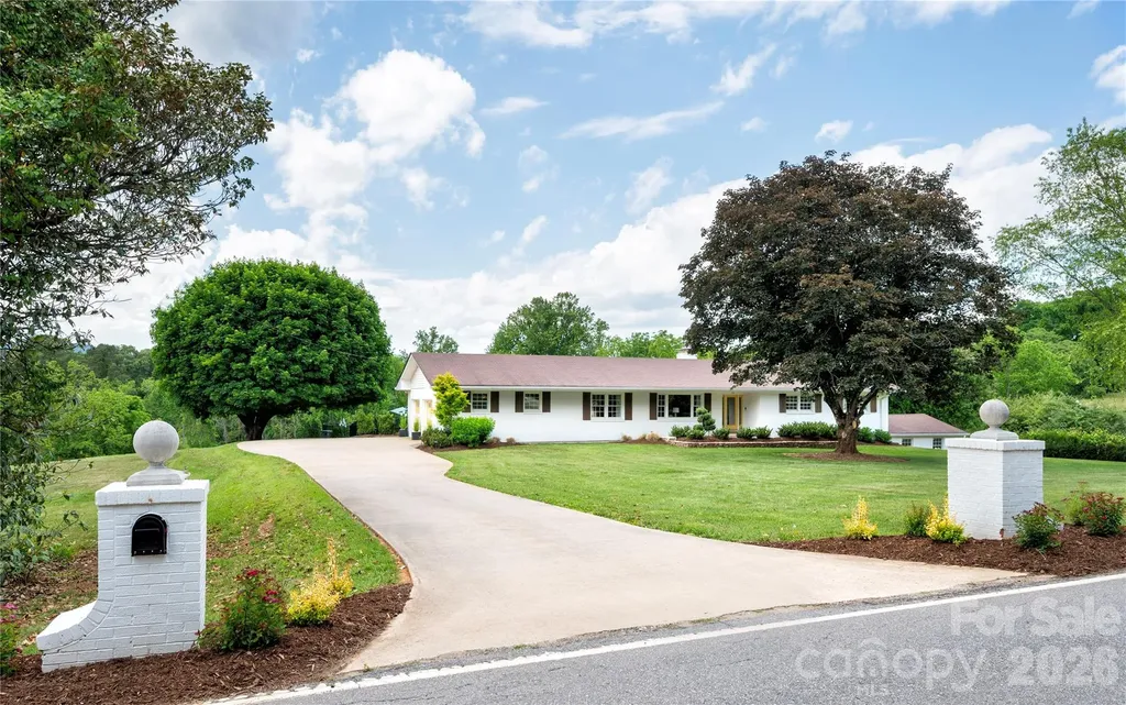 134 W Oakview Road Asheville NC 28806