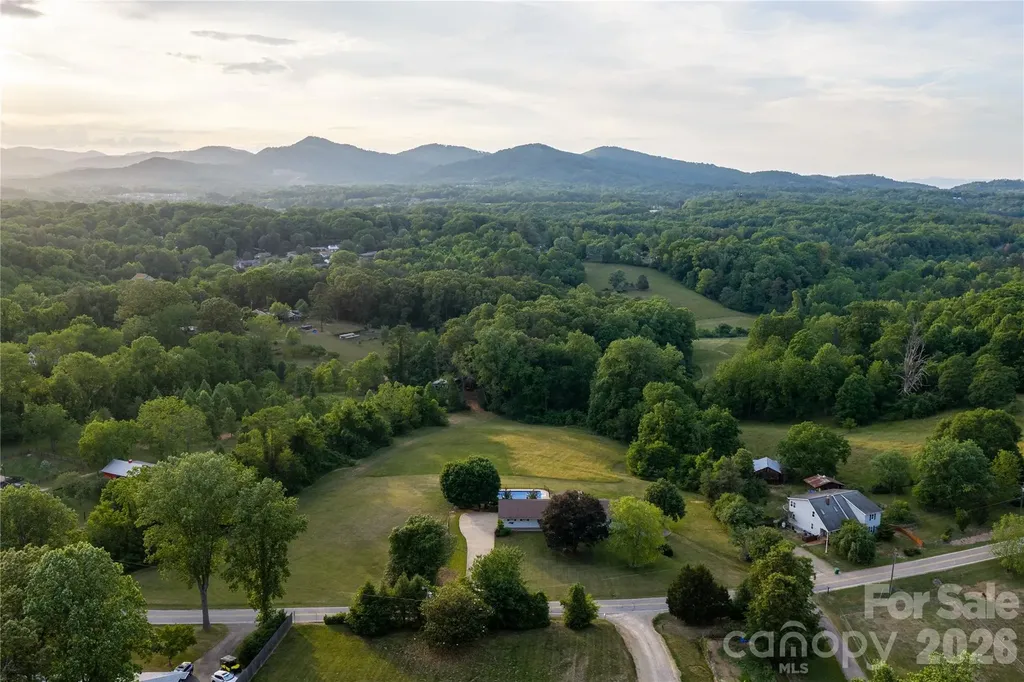 134 W Oakview Road Asheville NC 28806