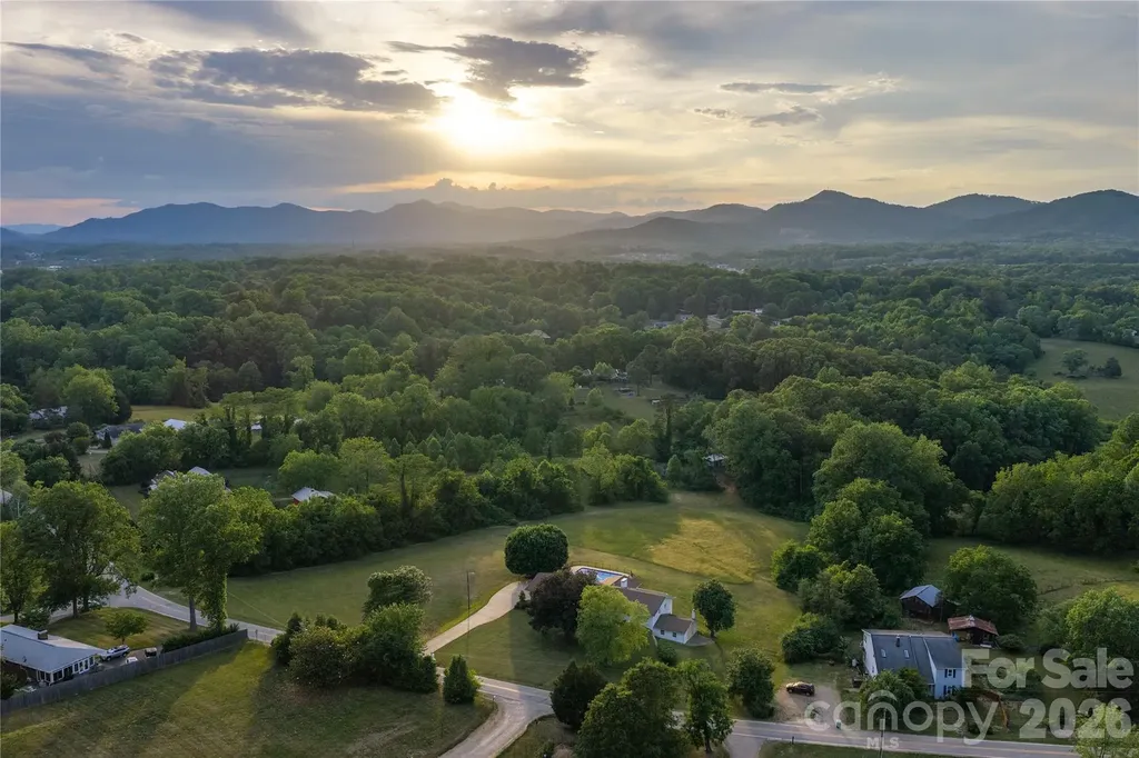 134 W Oakview Road Asheville NC 28806