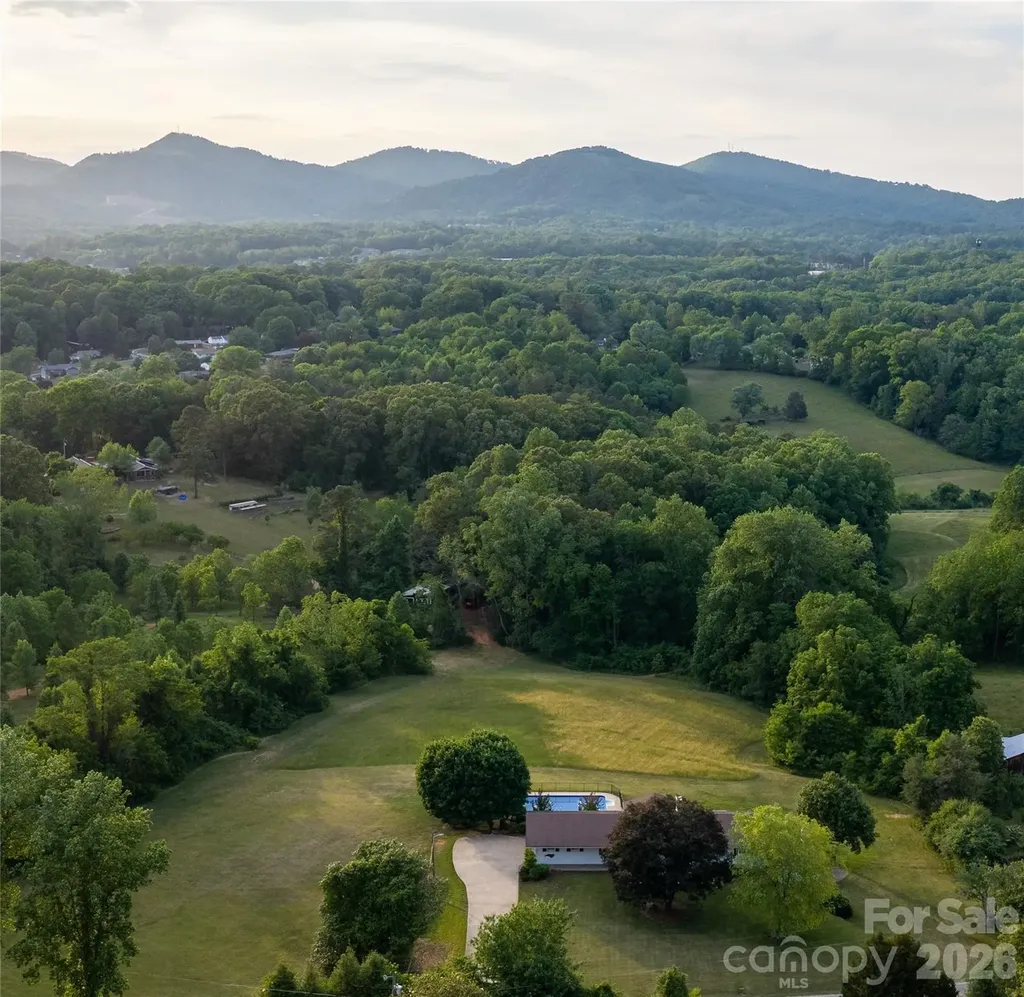 134 W Oakview Road Asheville NC 28806
