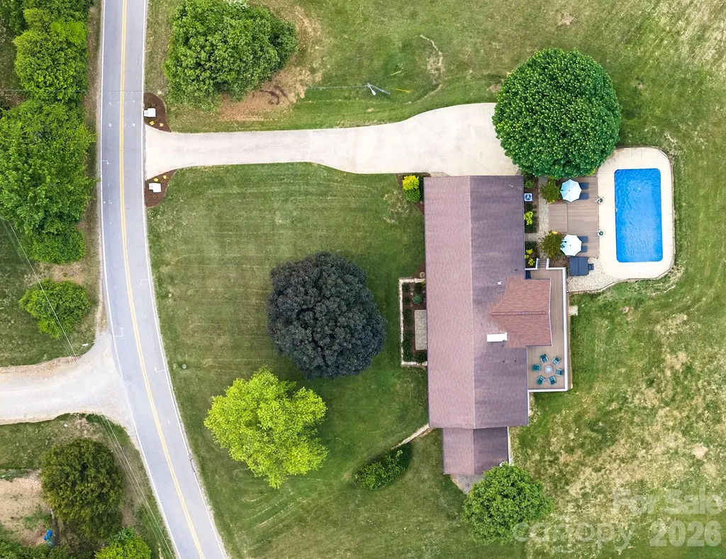 134 W Oakview Road Asheville NC 28806