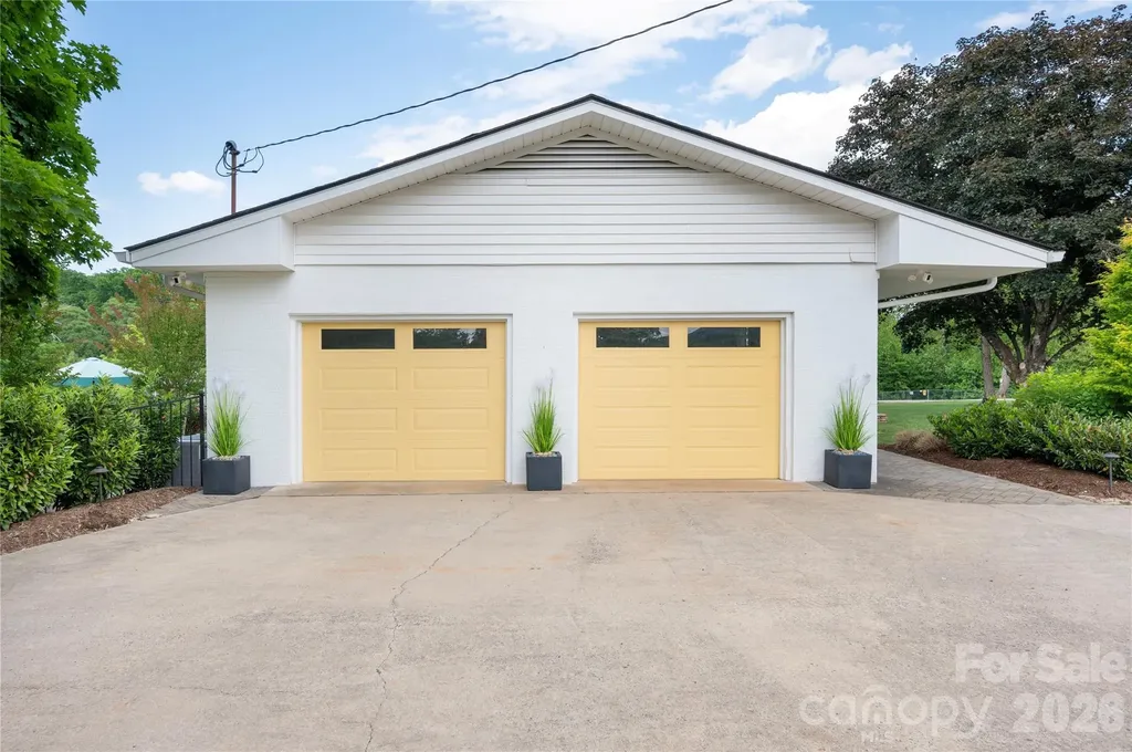 134 W Oakview Road Asheville NC 28806