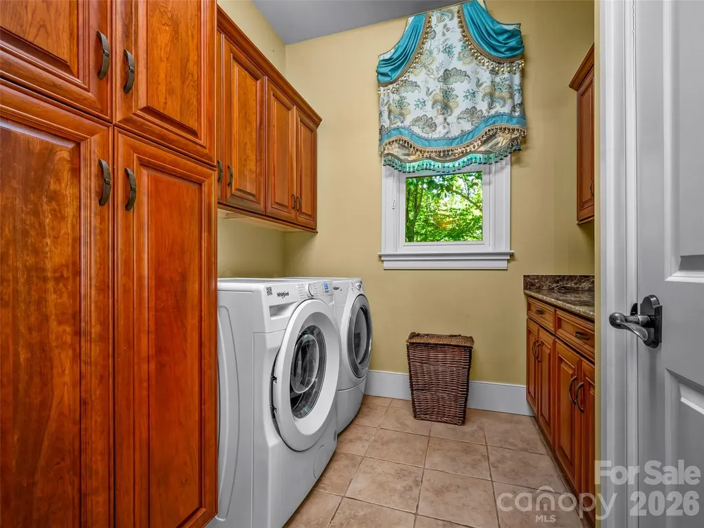 161 Chattooga Run Hendersonville NC 28739