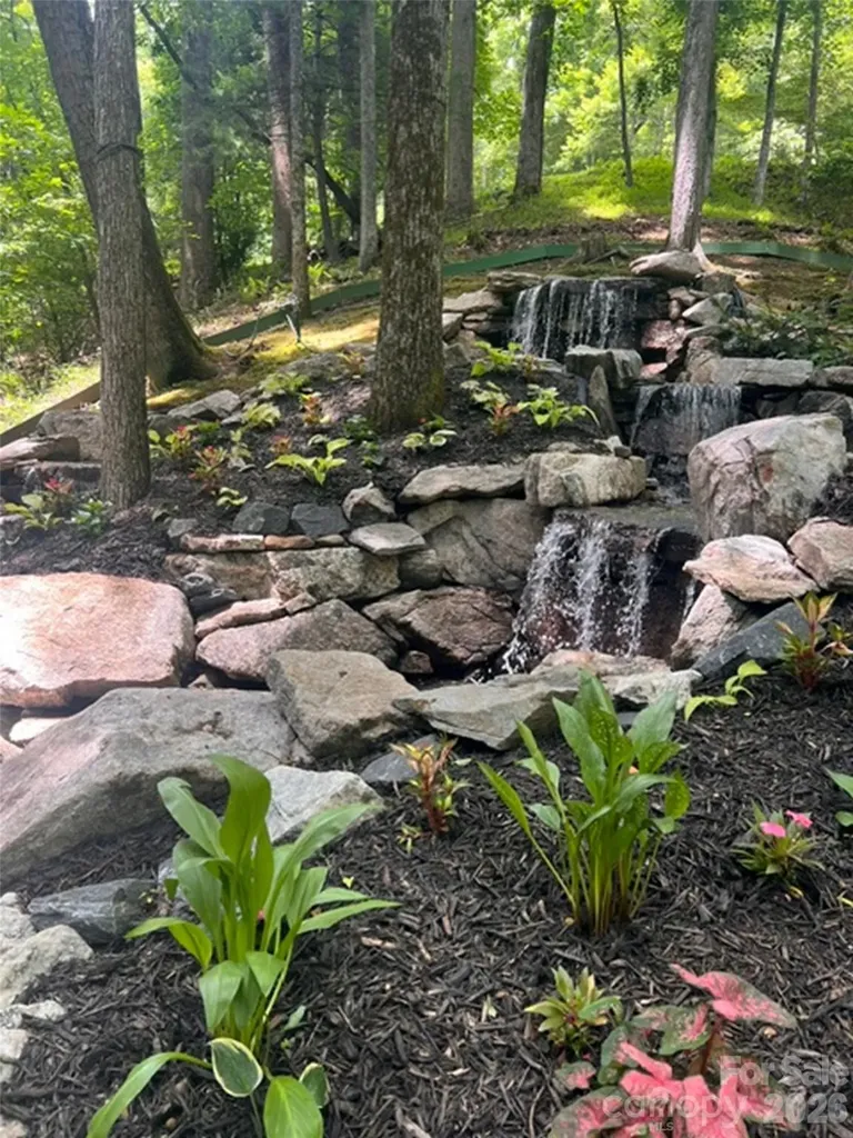 161 Chattooga Run Hendersonville NC 28739