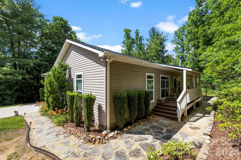31 Enochs Way Fletcher NC 28732