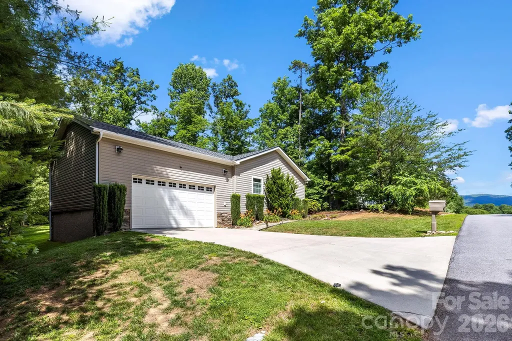 31 Enochs Way Fletcher NC 28732