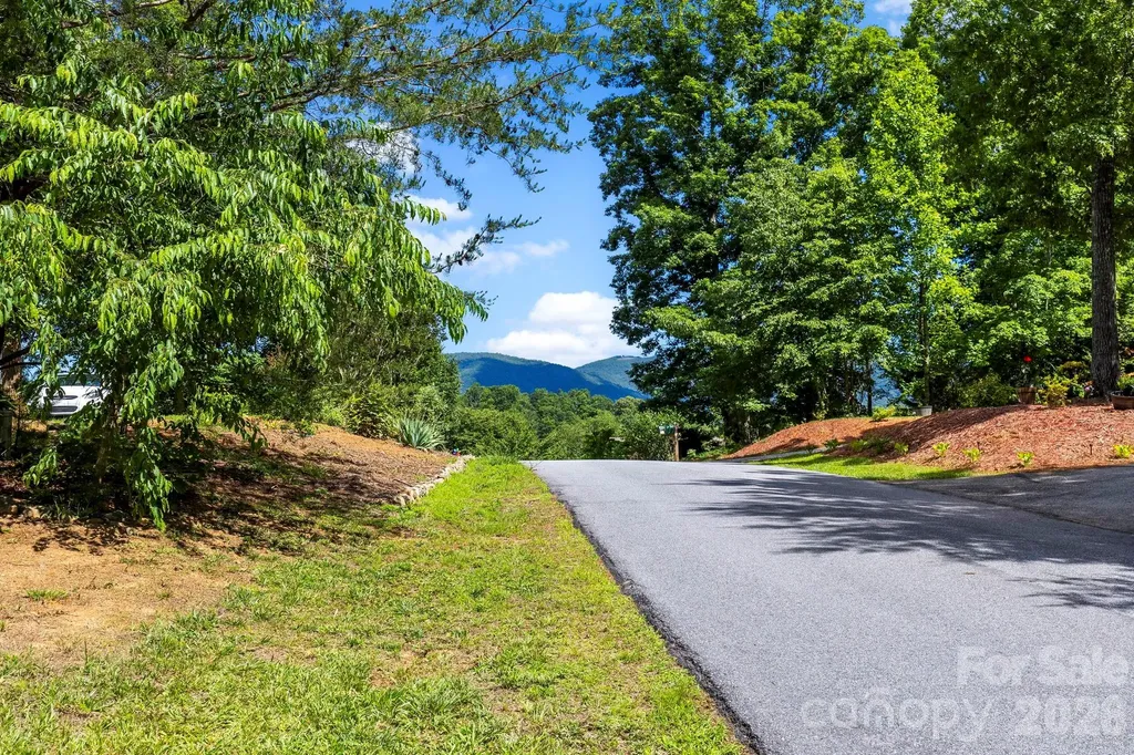 31 Enochs Way Fletcher NC 28732