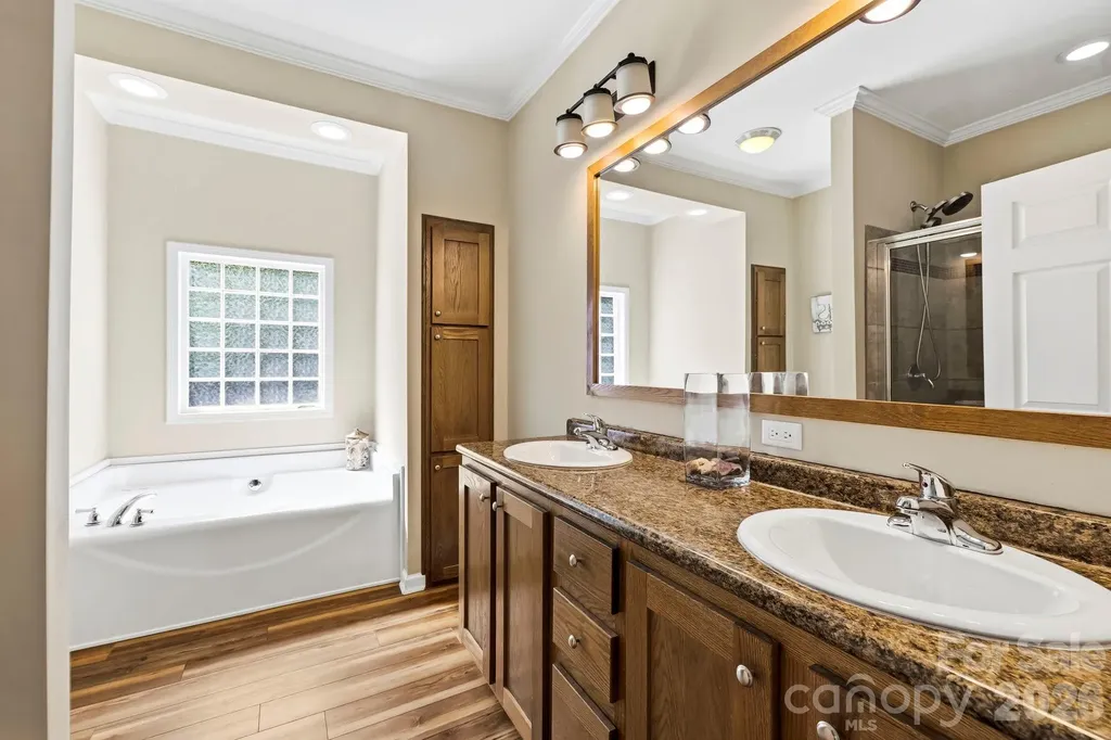 31 Enochs Way Fletcher NC 28732