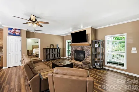 31 Enochs Way Fletcher NC 28732