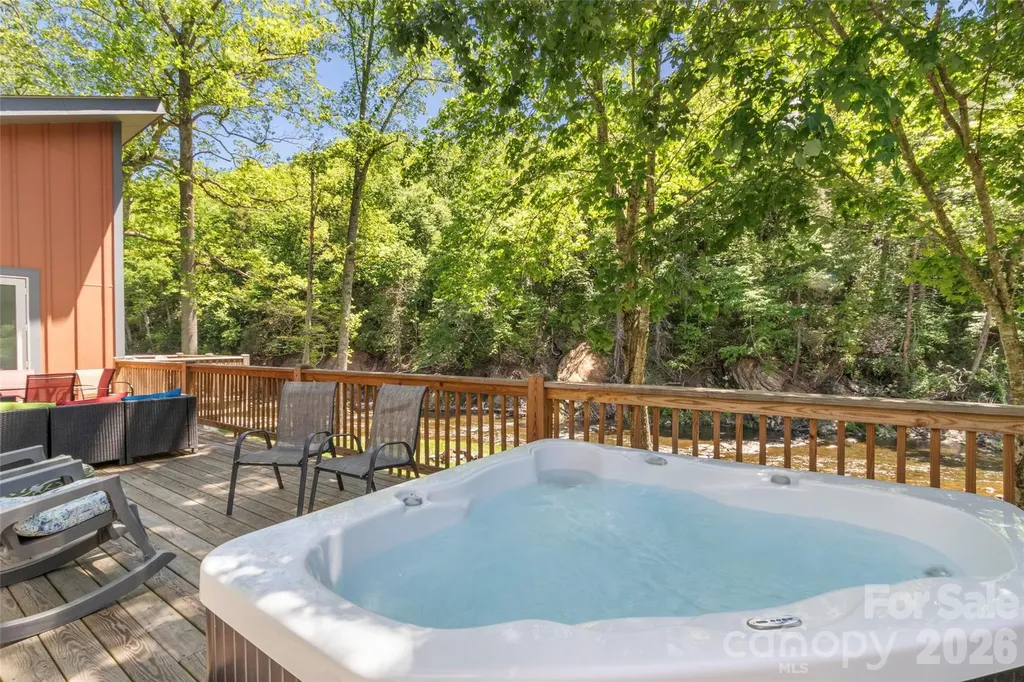 8061 State Hwy 80 S Burnsville NC 28714