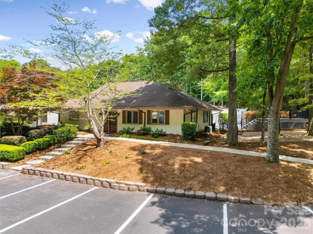 5612 Rocky Trail Court Charlotte NC 28270
