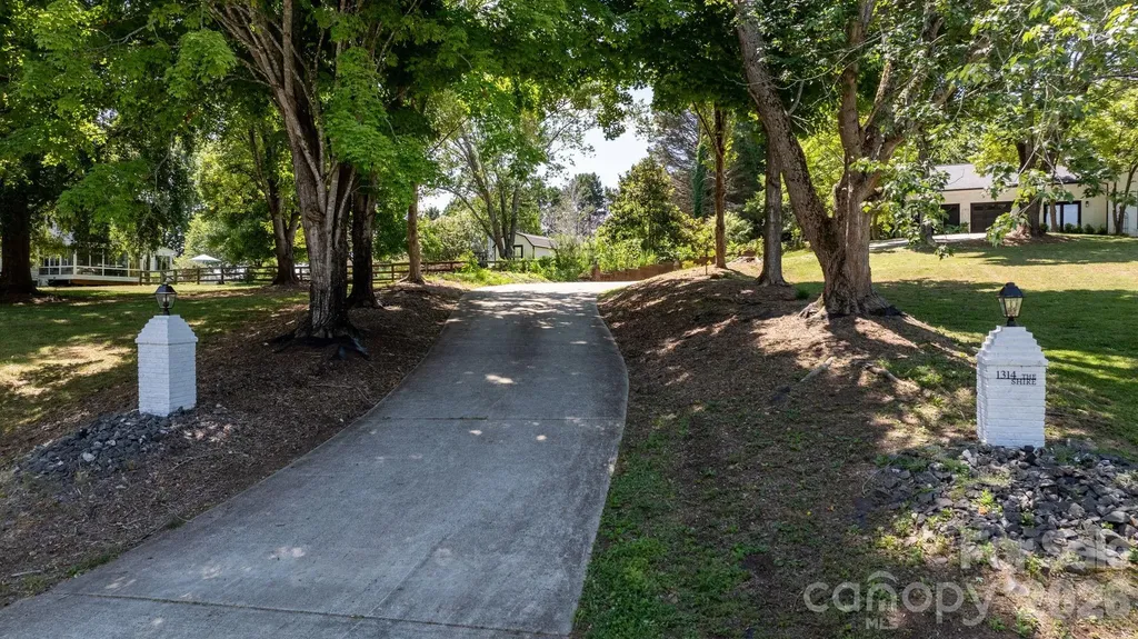 1314 Shirebourn Drive Hickory NC 28602