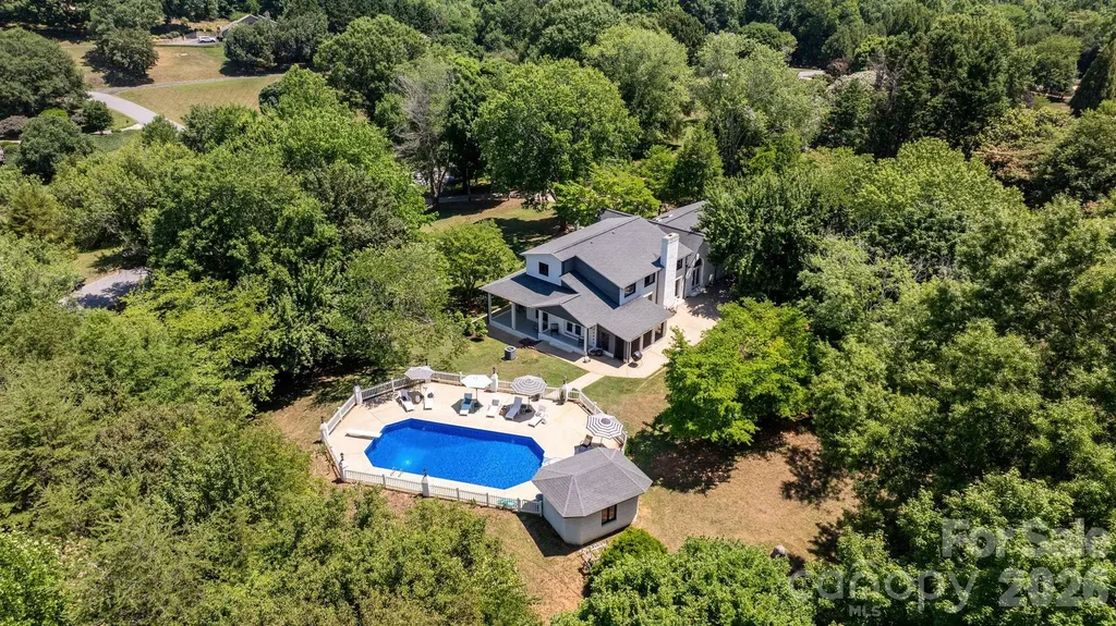 1314 Shirebourn Drive Hickory NC 28602