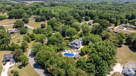 1314 Shirebourn Drive Hickory NC 28602