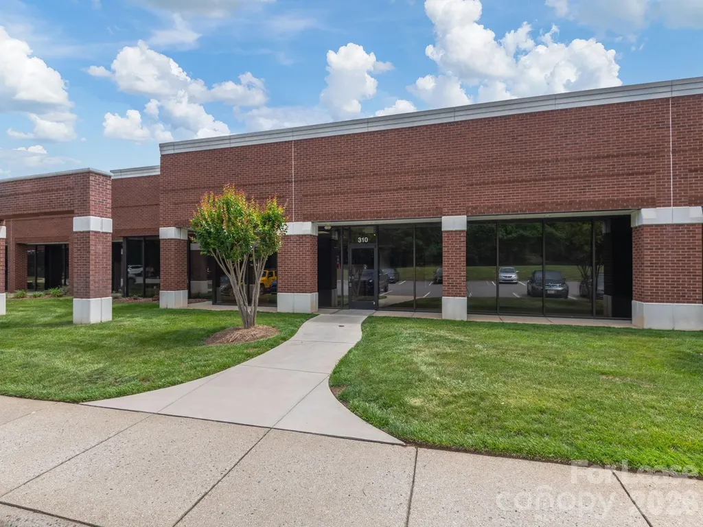 300 Ridgefield Court Asheville NC 28806