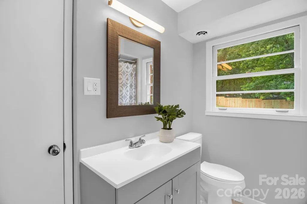 1623 Lumarka Drive Charlotte NC 28212