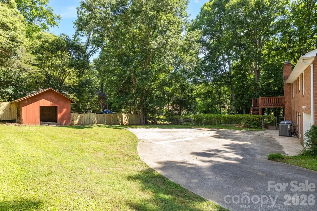 1623 Lumarka Drive Charlotte NC 28212