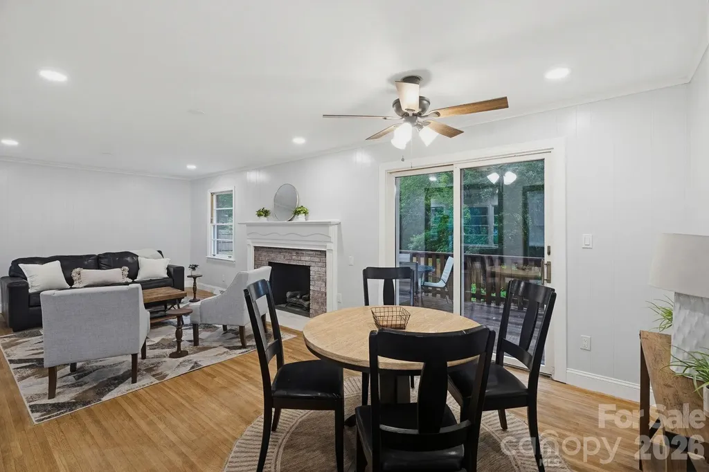 1623 Lumarka Drive Charlotte NC 28212
