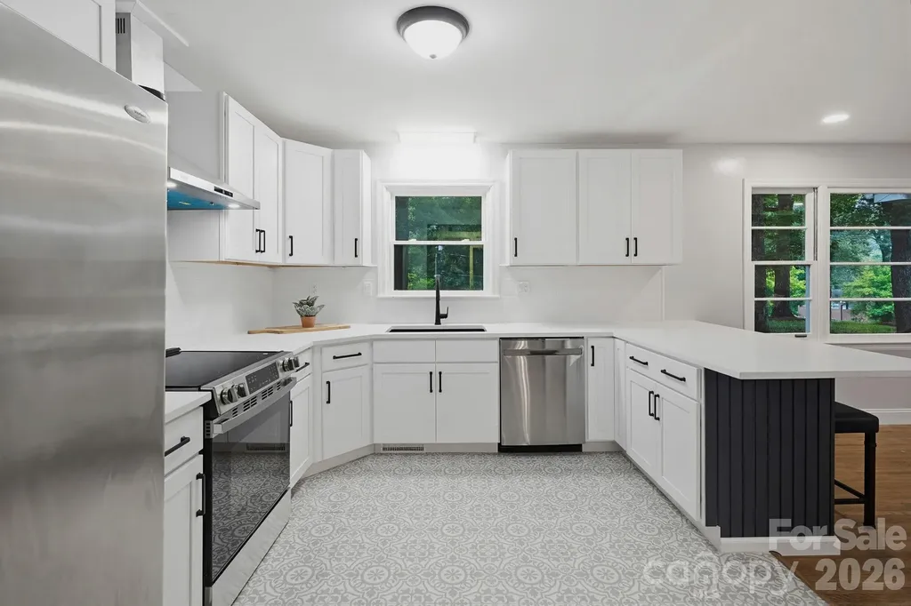 1623 Lumarka Drive Charlotte NC 28212