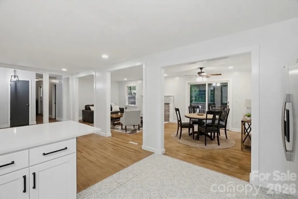 1623 Lumarka Drive Charlotte NC 28212