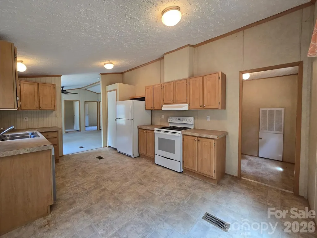 2094 Wilson Road Asheville NC 28806