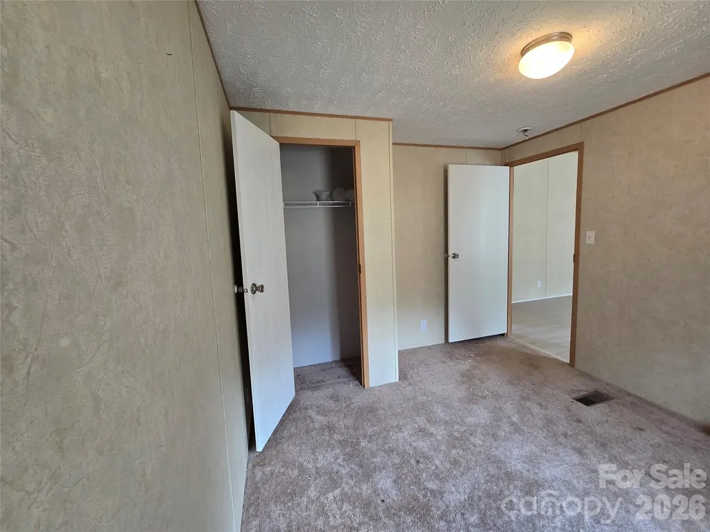 2094 Wilson Road Asheville NC 28806
