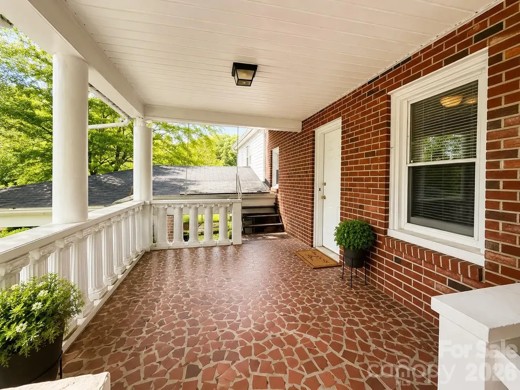 330 W 27th Street Newton NC 28625