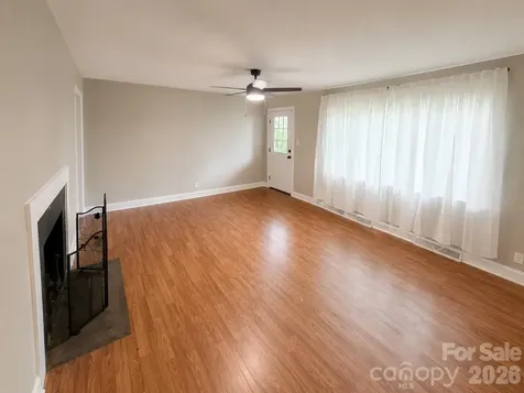 330 W 27th Street Newton NC 28625
