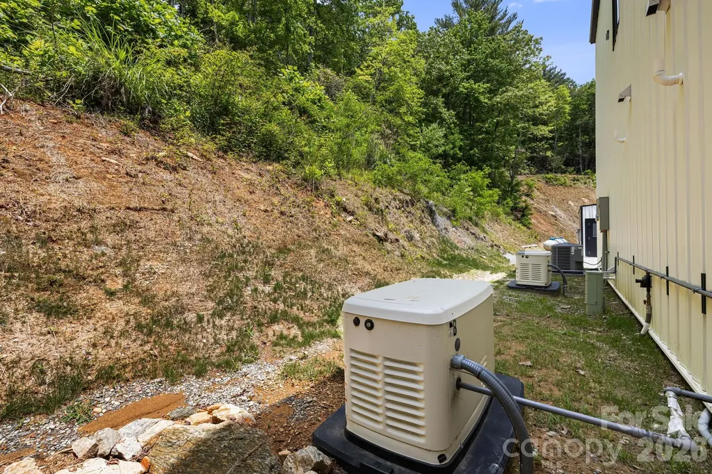 130 Speed Way Lake Toxaway NC 28747