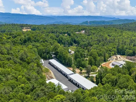 130 Speed Way Lake Toxaway NC 28747
