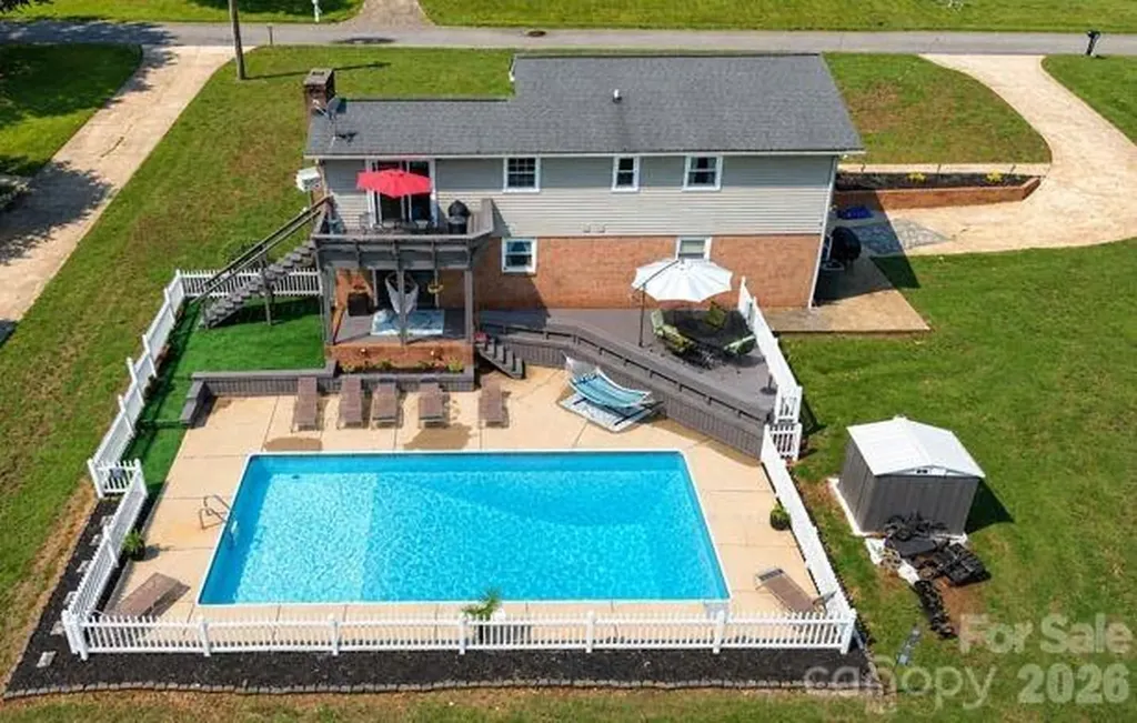 1984 Crestdale Lane Newton NC 28658